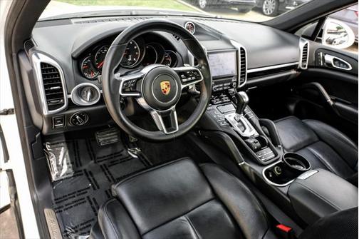2017 Porsche Cayenne Platinum Edition