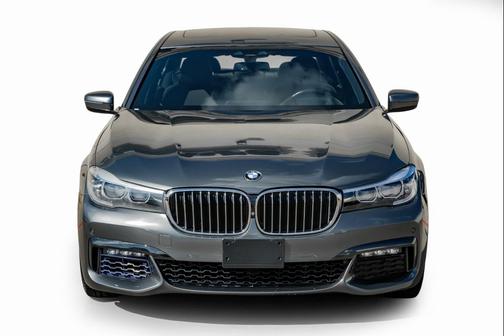 2017 BMW 740 740i