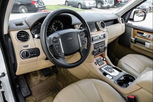 Fuji White 2016 Land Rover LR4 Base