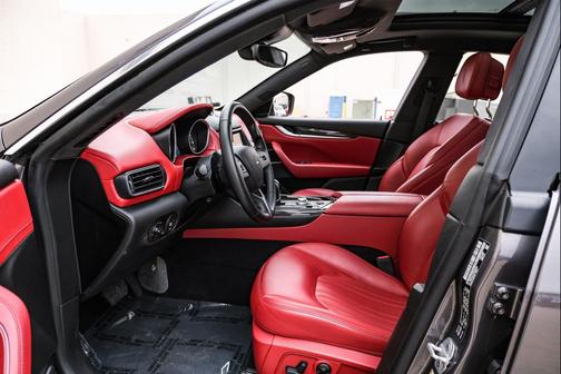 2017 Maserati Levante Base