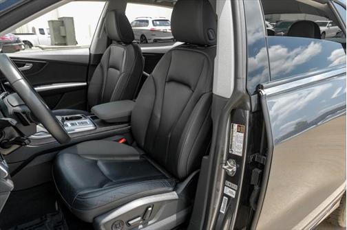 2020 Audi Q8 55 Premium Plus