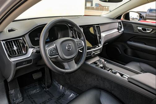 2025 Volvo S60 B5 Core