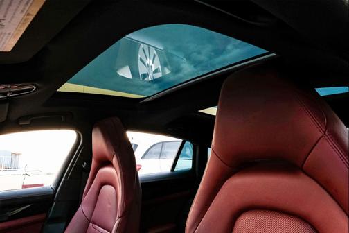 2018 Porsche Panamera 4