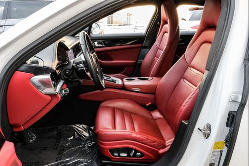 2018 Porsche Panamera 4