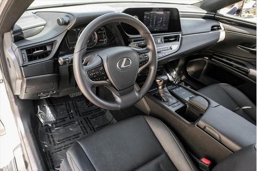 2022 Lexus ES 250 Base