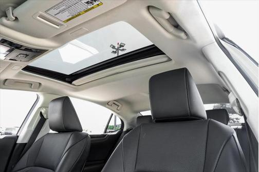 2022 Lexus ES 250 Base