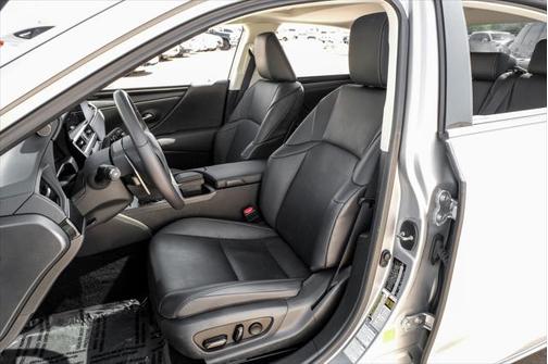2022 Lexus ES 250 Base