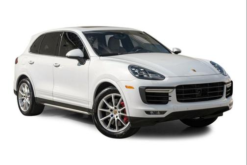White 2016 Porsche Cayenne Turbo