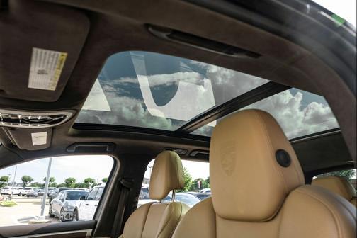 White 2016 Porsche Cayenne Turbo