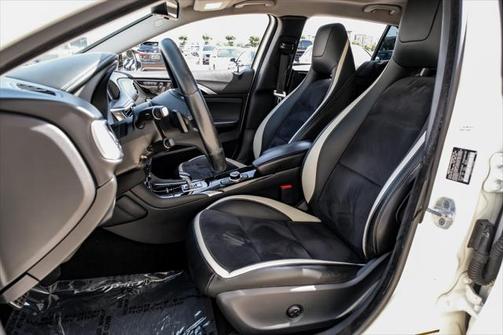 2018 INFINITI QX30 Sport