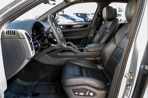 2020 Porsche Cayenne Cayenne