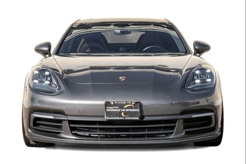 2018 Porsche Panamera 4