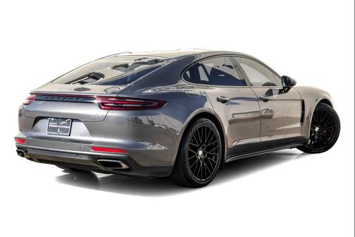 2018 Porsche Panamera 4