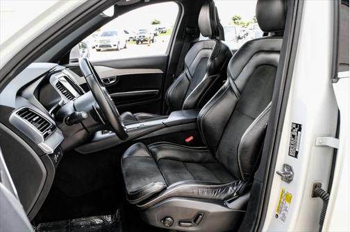 2016 Volvo XC90 Hybrid T8 R-Design