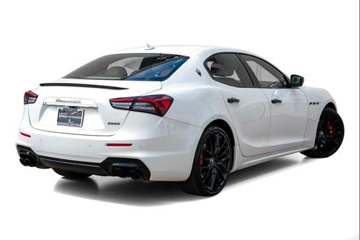 2022 Maserati Ghibli Modena