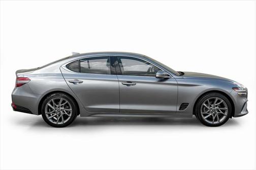 2022 Genesis G70 2.0T RWD