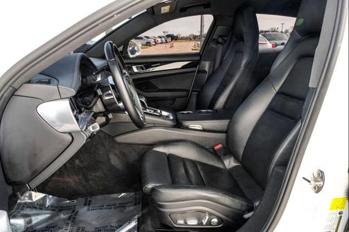 2019 Porsche Panamera Base