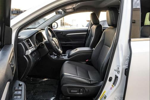 2017 Toyota Highlander LE Plus