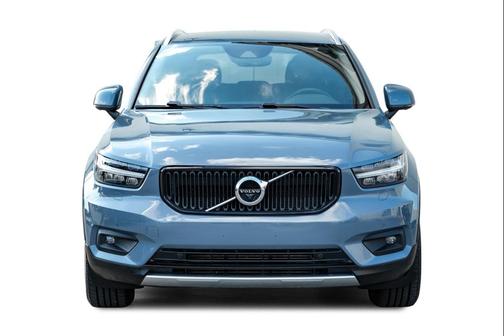 2021 Volvo XC40 T5 Momentum