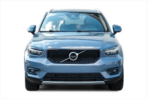 2021 Volvo XC40 T5 Momentum