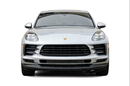 Dolomite Silver Metallic 2020 Porsche Macan Macan