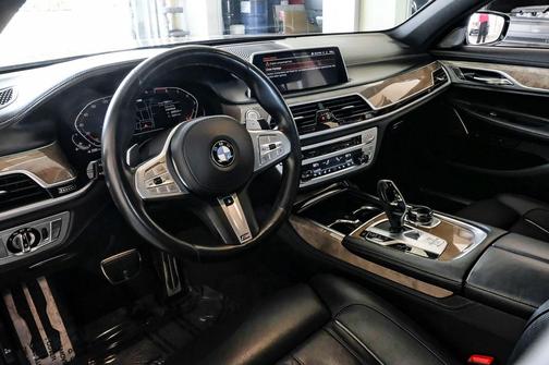 Black Sapphire Metallic 2020 BMW 750 i xDrive