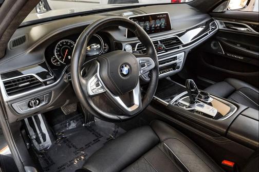 2016 BMW 750 i xDrive