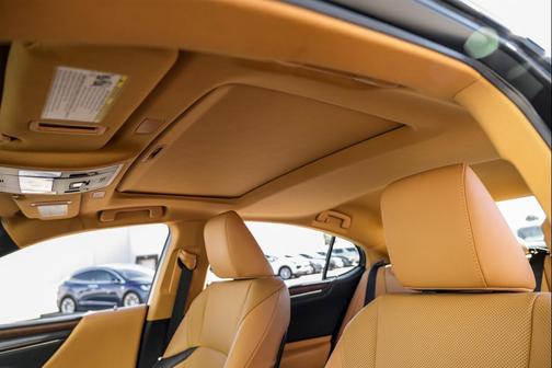 2022 Lexus ES 350 Base