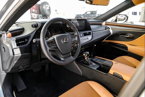 2022 Lexus ES 350 Base