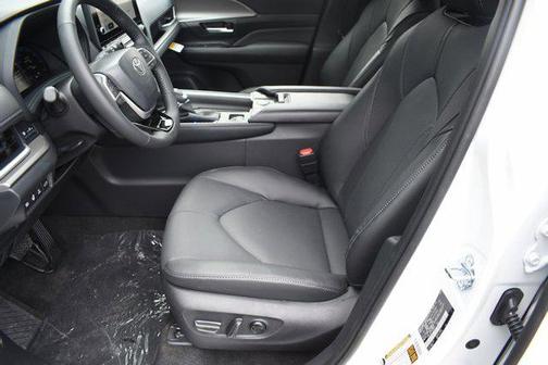 2026 Toyota Highlander Hybrid Base