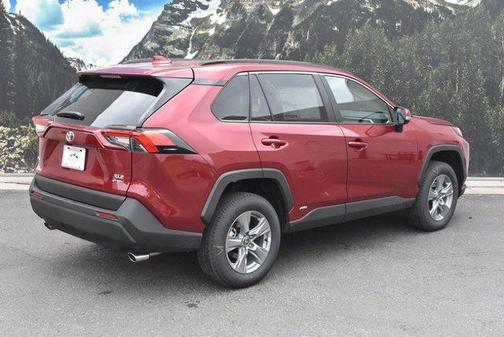 2025 Toyota RAV4 Hybrid XLE
