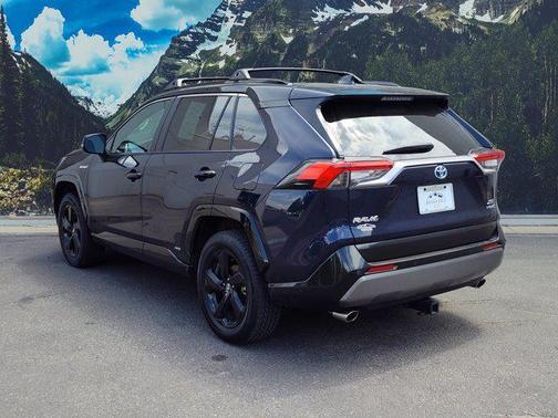 2020 Toyota RAV4 Hybrid SE