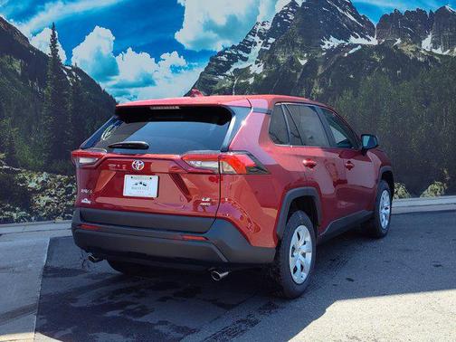 2025 Toyota RAV4 LE
