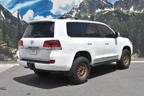 Blizzard Pearl 2018 Toyota Land Cruiser Base