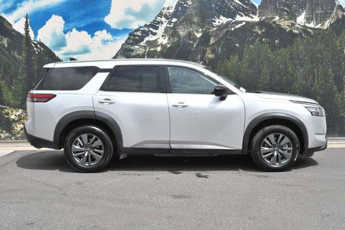 Brilliant Silver Metallic 2024 Nissan Pathfinder S 4WD