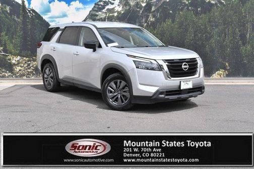 Brilliant Silver Metallic 2024 Nissan Pathfinder S 4WD
