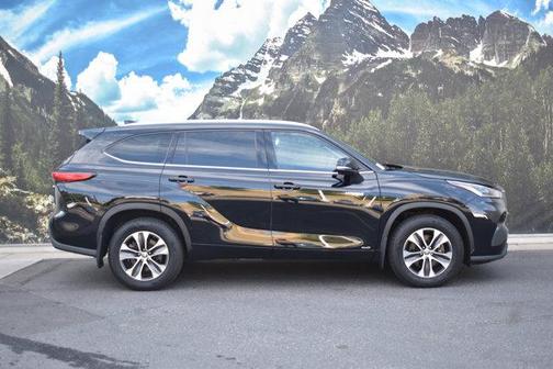 2021 Toyota Highlander Hybrid XLE