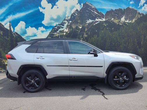 2021 Toyota RAV4 Hybrid SE