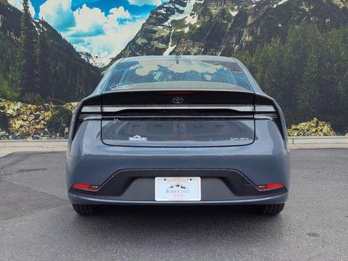 2025 Toyota Prius L