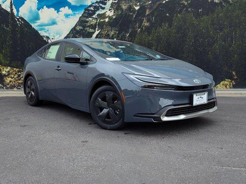 2025 Toyota Prius L