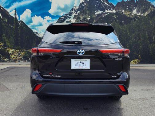 2020 Toyota Highlander Hybrid XLE