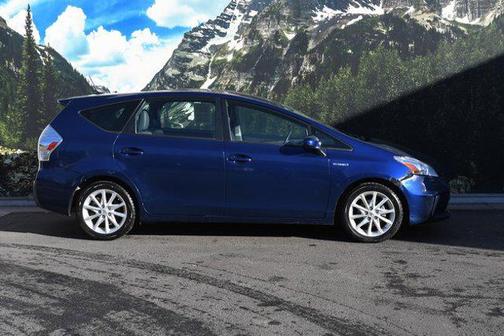 2012 Toyota Prius v Five