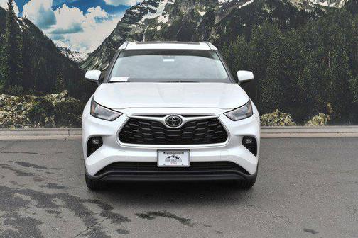 Wind Chill Pearl 2026 Toyota Highlander XLE