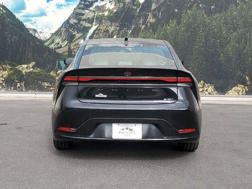 2025 Toyota Prius XLE