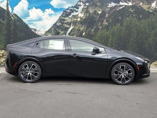 2025 Toyota Prius XLE