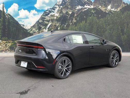 2025 Toyota Prius XLE