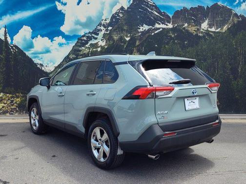2021 Toyota RAV4 Hybrid XLE Premium