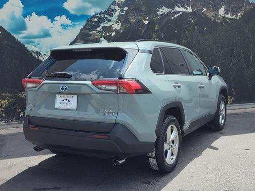 2021 Toyota RAV4 Hybrid XLE Premium