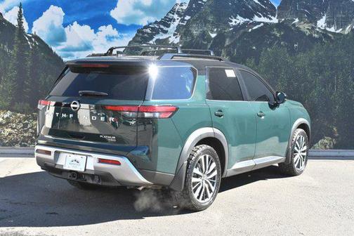 2022 Nissan Pathfinder Platinum 4WD