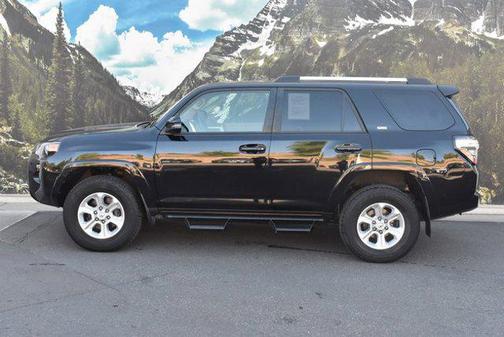Midnight Black Metallic 2021 Toyota 4Runner SR5 Premium